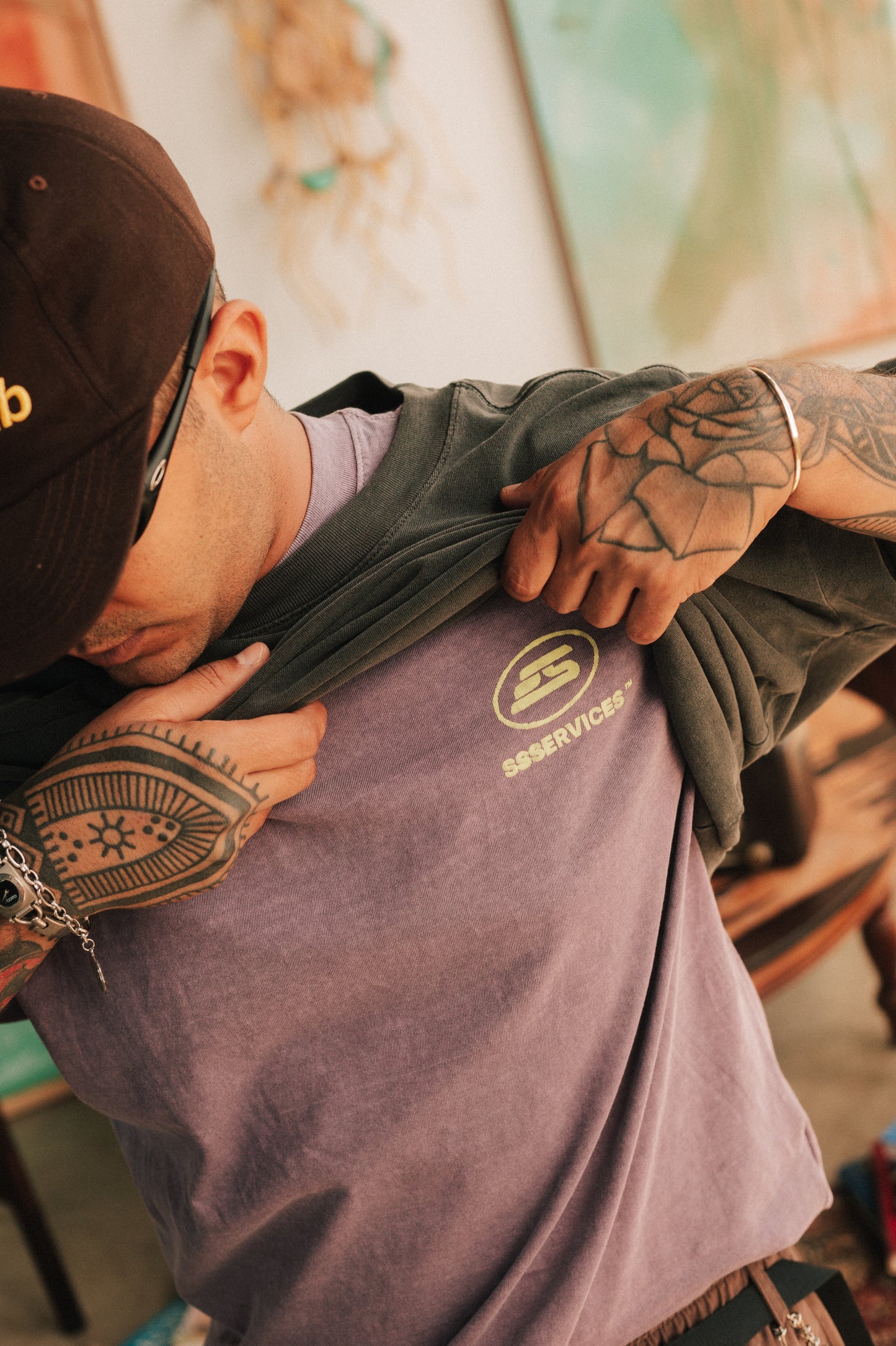Camisa boxy "SSERVICES Logo" Magenta Estonada
