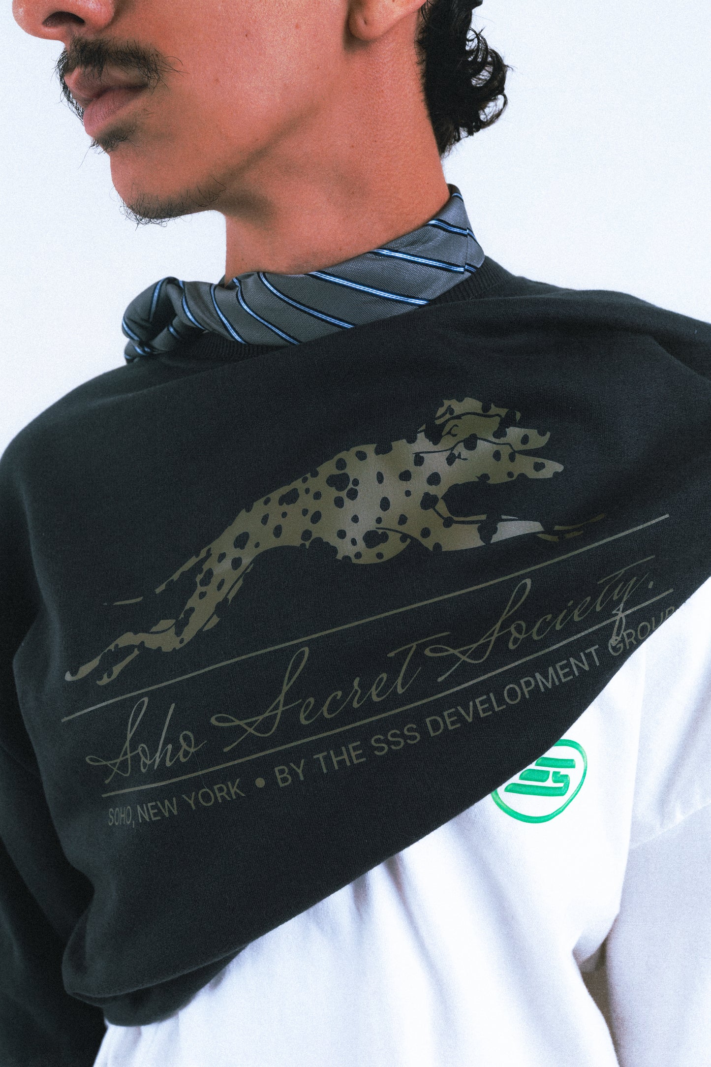 Crewneck 'Dalmatian' Cinza Escuro