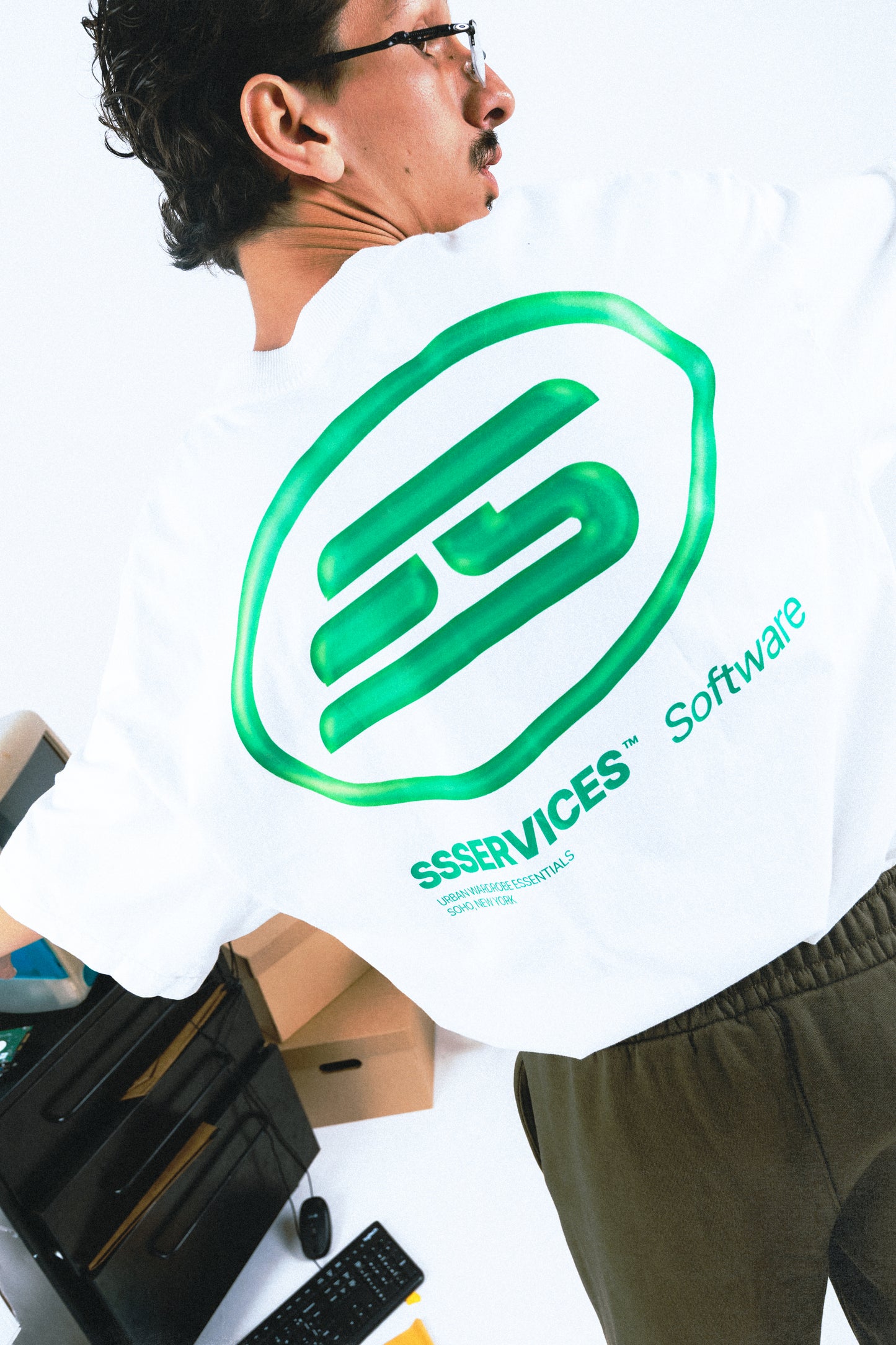 Camiseta Heavy Oversized 'Software' Branca